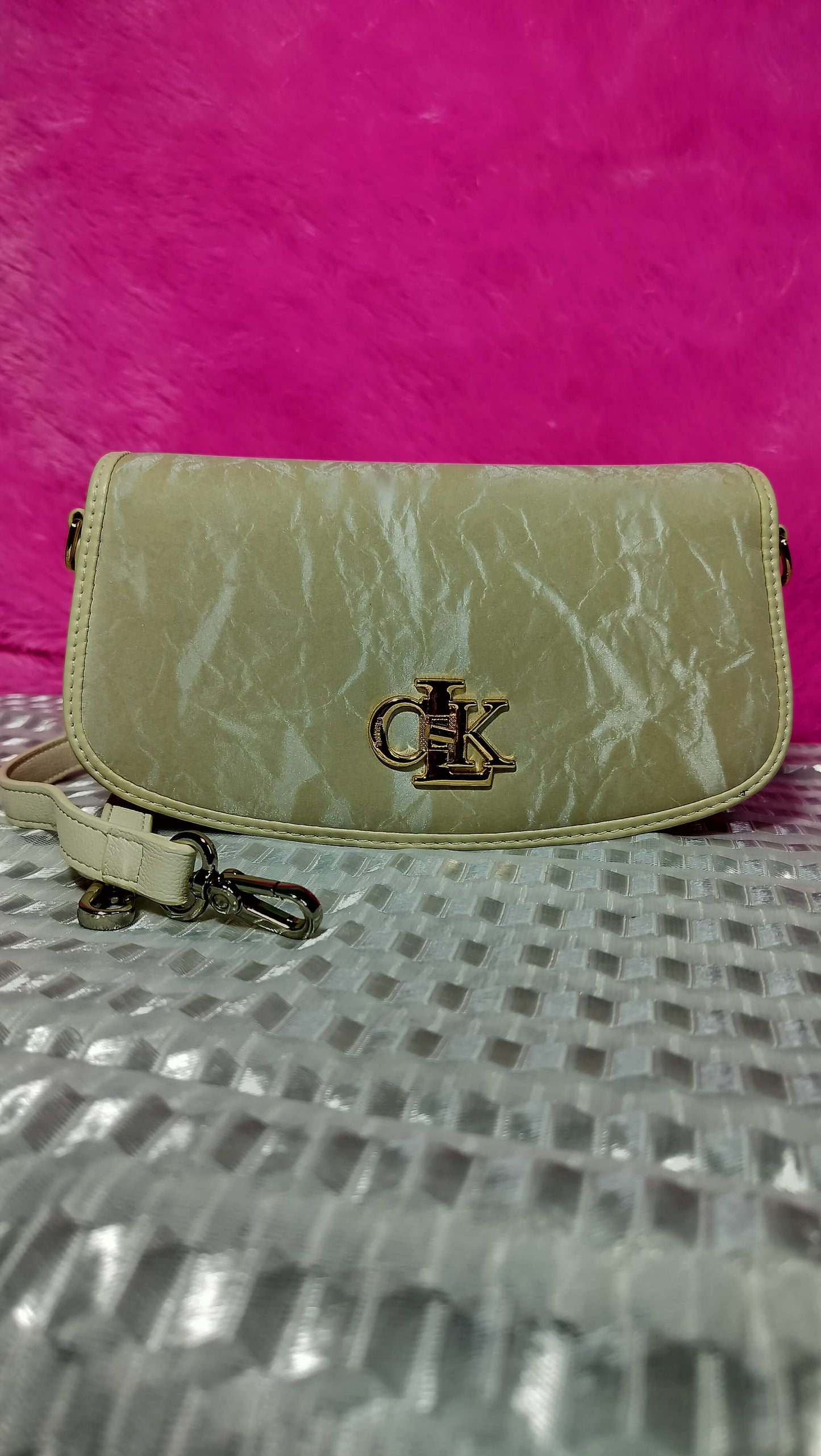 Luxury Crossbody Handbag | Premium Cream Quilted Design with Golden Touch