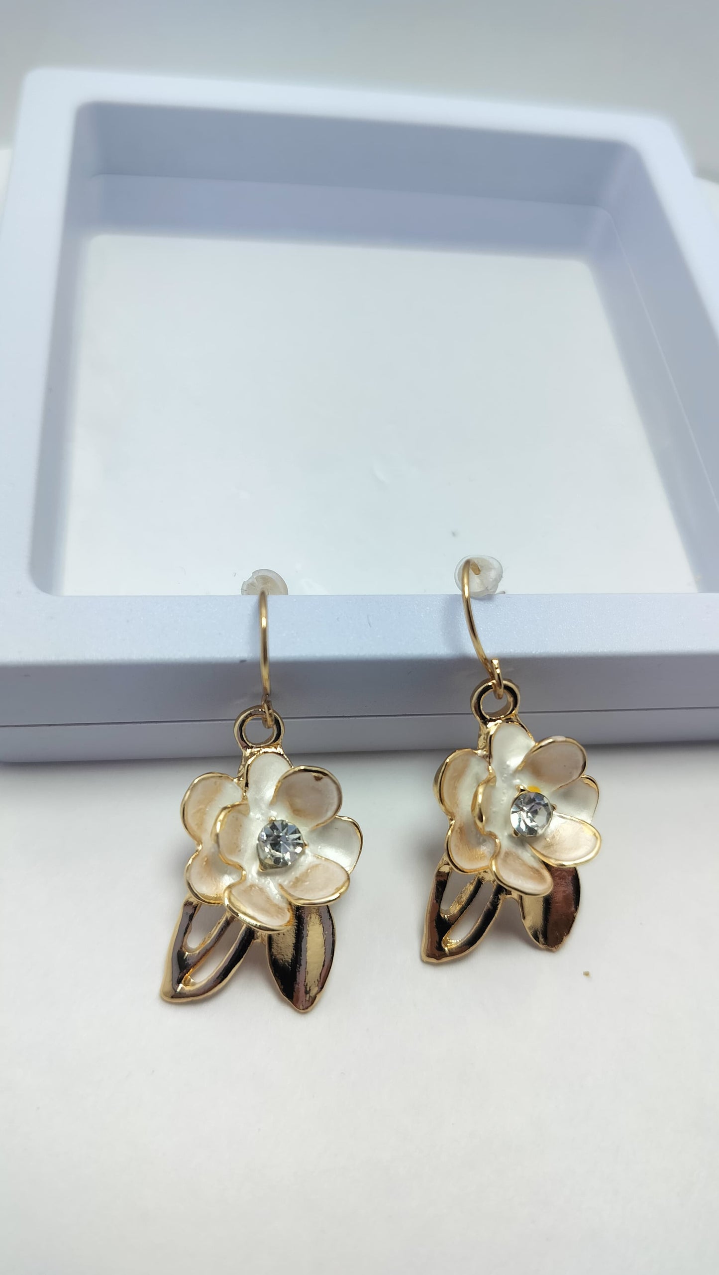 Korean Design White Flower Drop Earrings