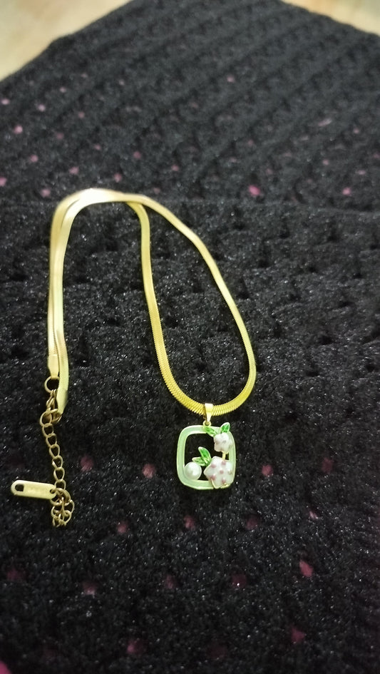 Korean Floral Pearl Pendant Necklace