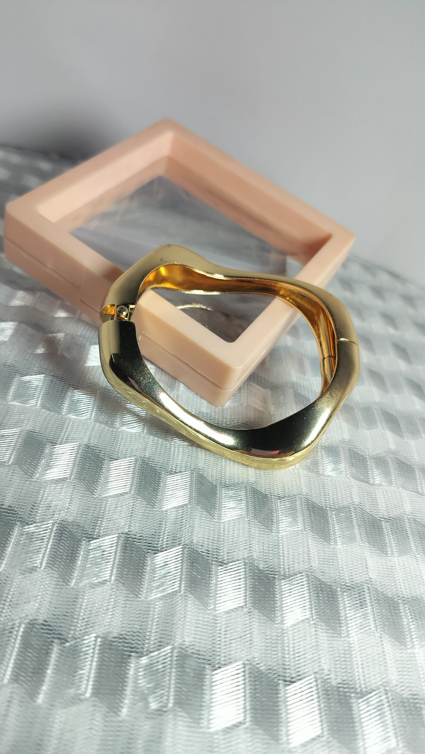 Minimal Smooth Curve Hair Claw – Anti Tarnish Stainless Steel