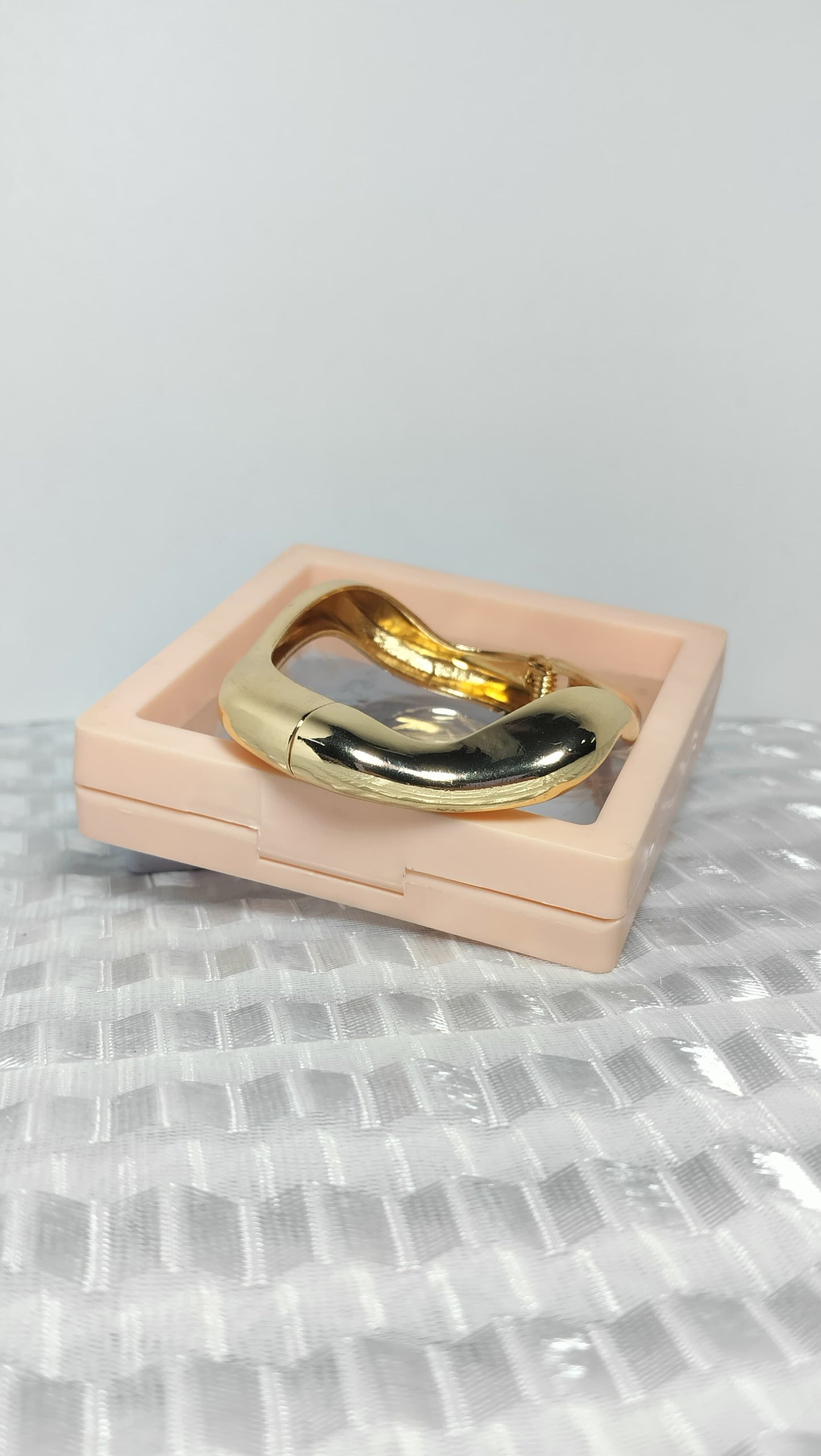 Minimal Smooth Curve Hair Claw – Anti Tarnish Stainless Steel