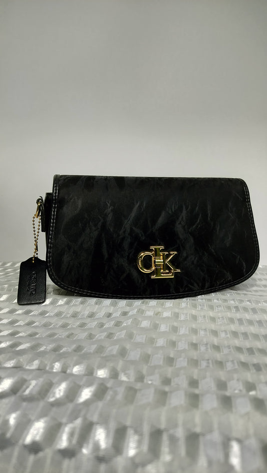 Classic Black Handbag | Stylish & Sophisticated with Gold Detailing