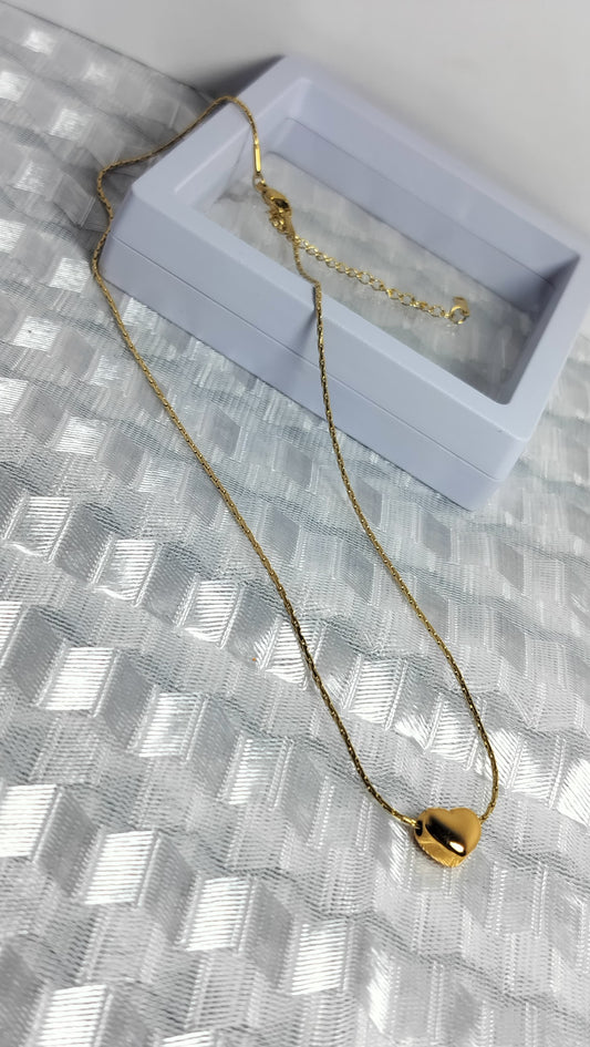 Gold Heart Pendant Necklace – Anti-Tarnish Stainless Steel